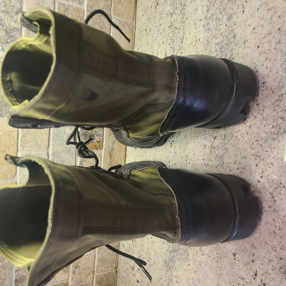 Vintage Military Combat Boots in Green and Black - Picture 4 of 10